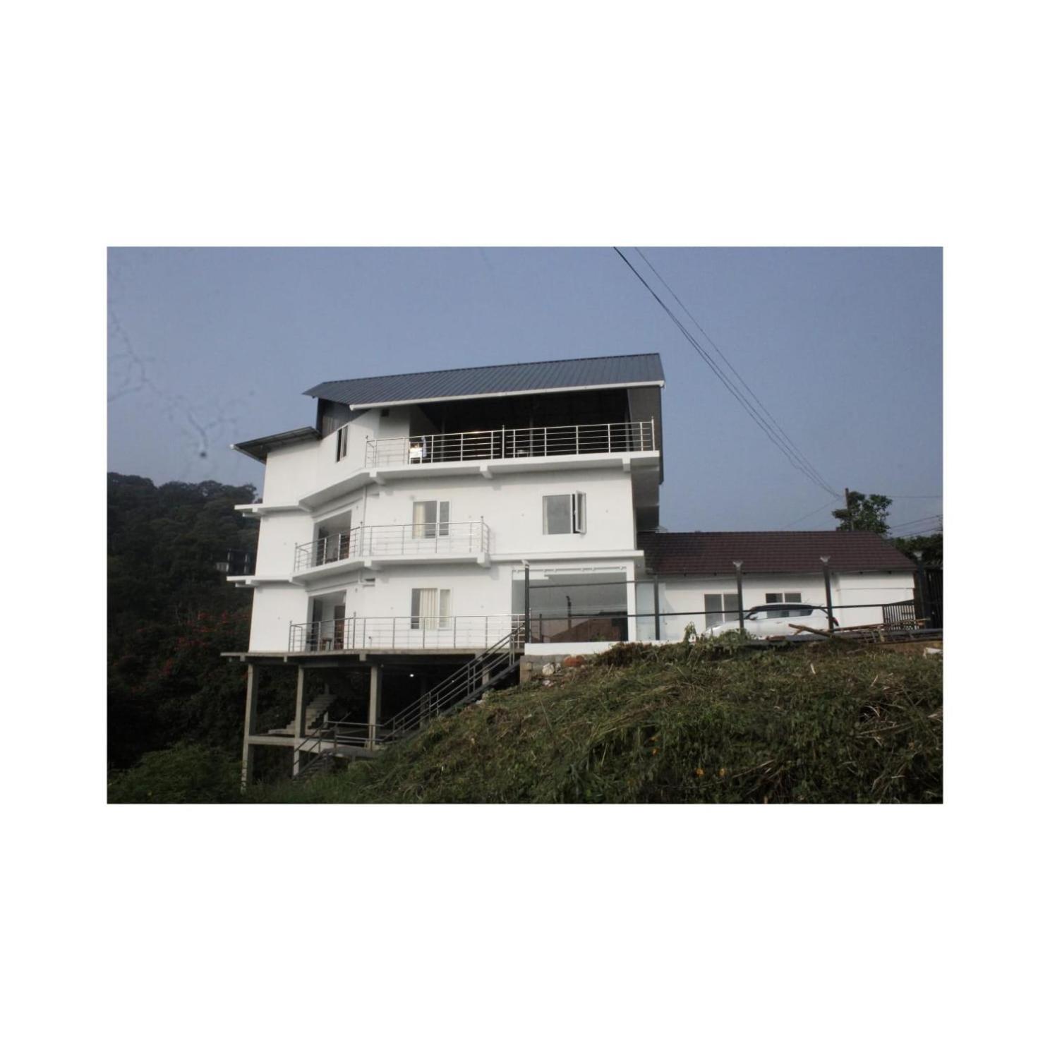 Blossom Valley Cottage Munnar Bagian luar foto